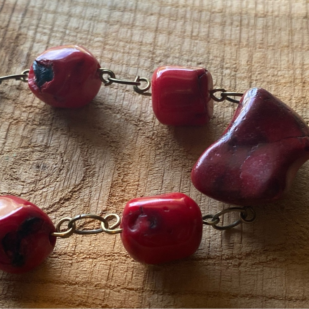 Red and Gold Natural Coral Beaded Necklace with Organic Texture - Picture 2 of 4